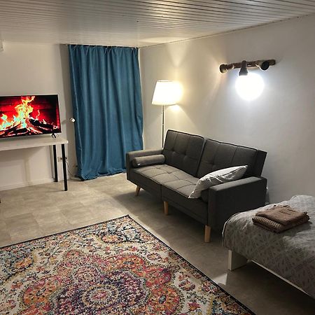Souterrain Wohnung In Der Naehe Vom Duesseldorfer Flughafen 拉廷根 外观 照片