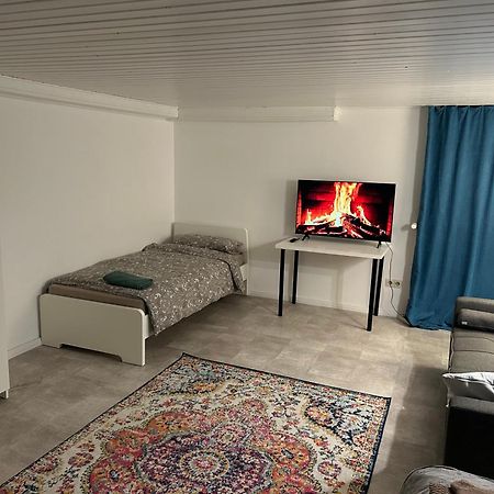 Souterrain Wohnung In Der Naehe Vom Duesseldorfer Flughafen 拉廷根 外观 照片