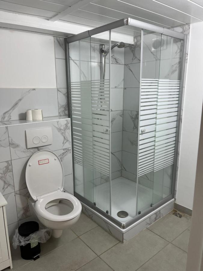 Souterrain Wohnung In Der Naehe Vom Duesseldorfer Flughafen 拉廷根 外观 照片