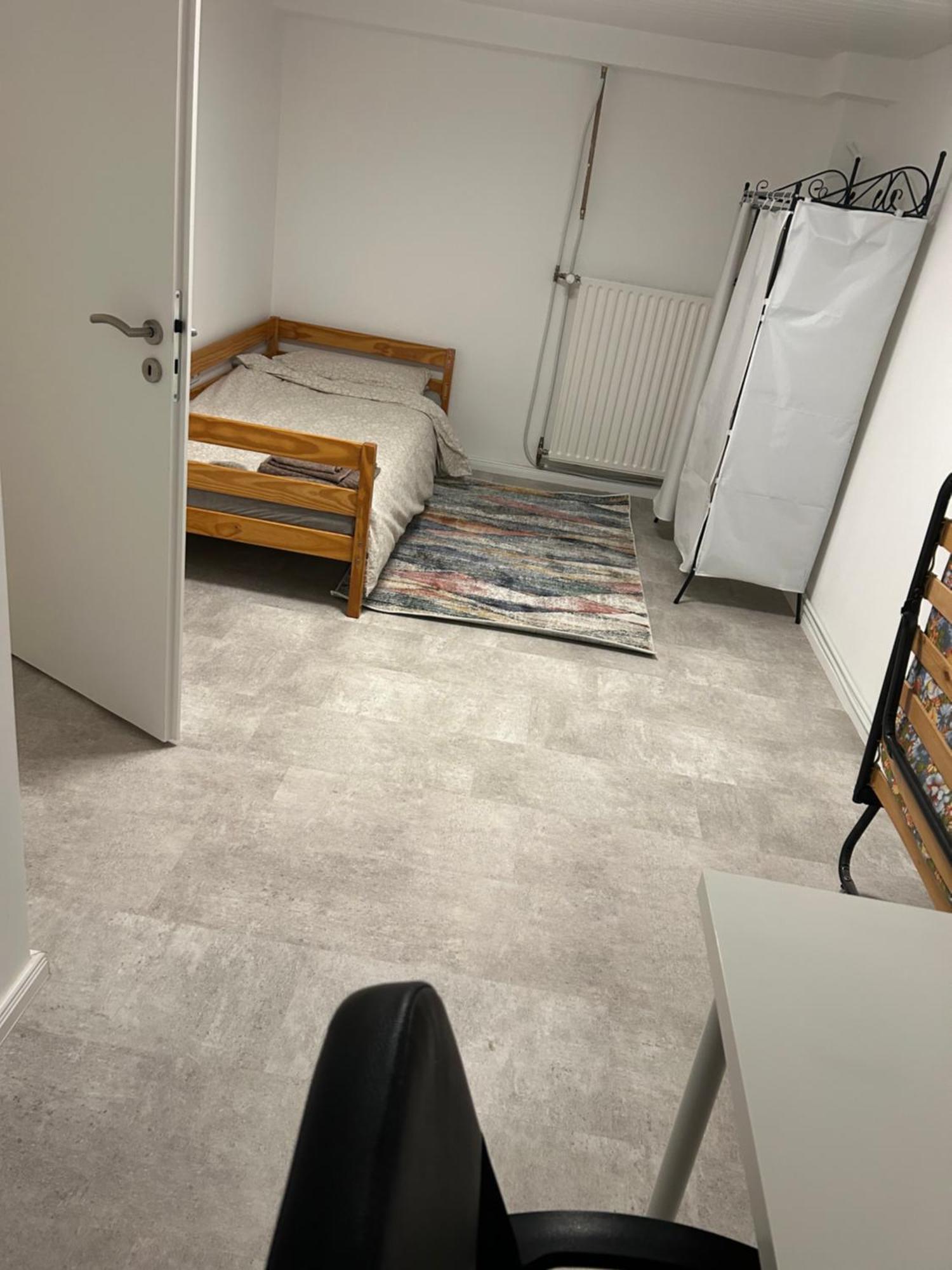 Souterrain Wohnung In Der Naehe Vom Duesseldorfer Flughafen 拉廷根 外观 照片